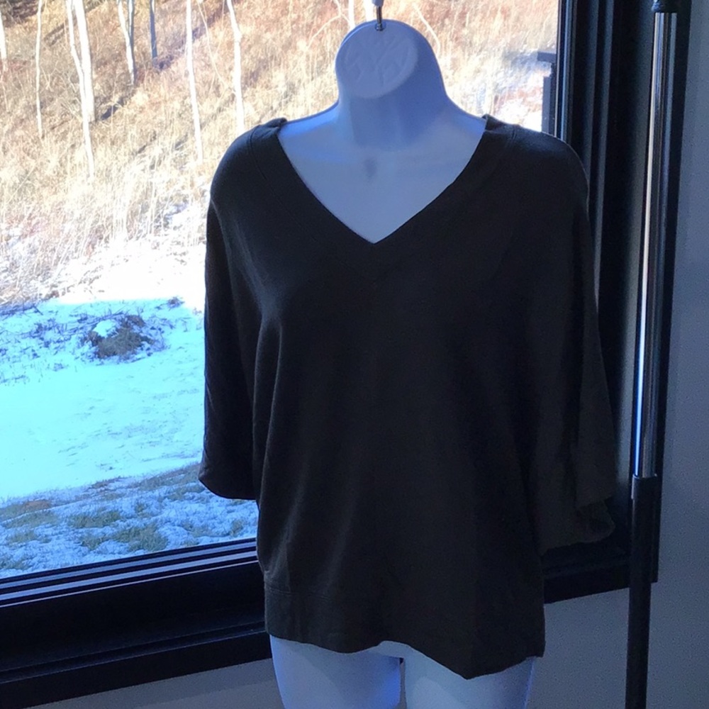 SO SOFT….Light sweatshirt|top from Lou&Grey for the Loft